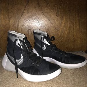 NIKE HYPERDUNKS